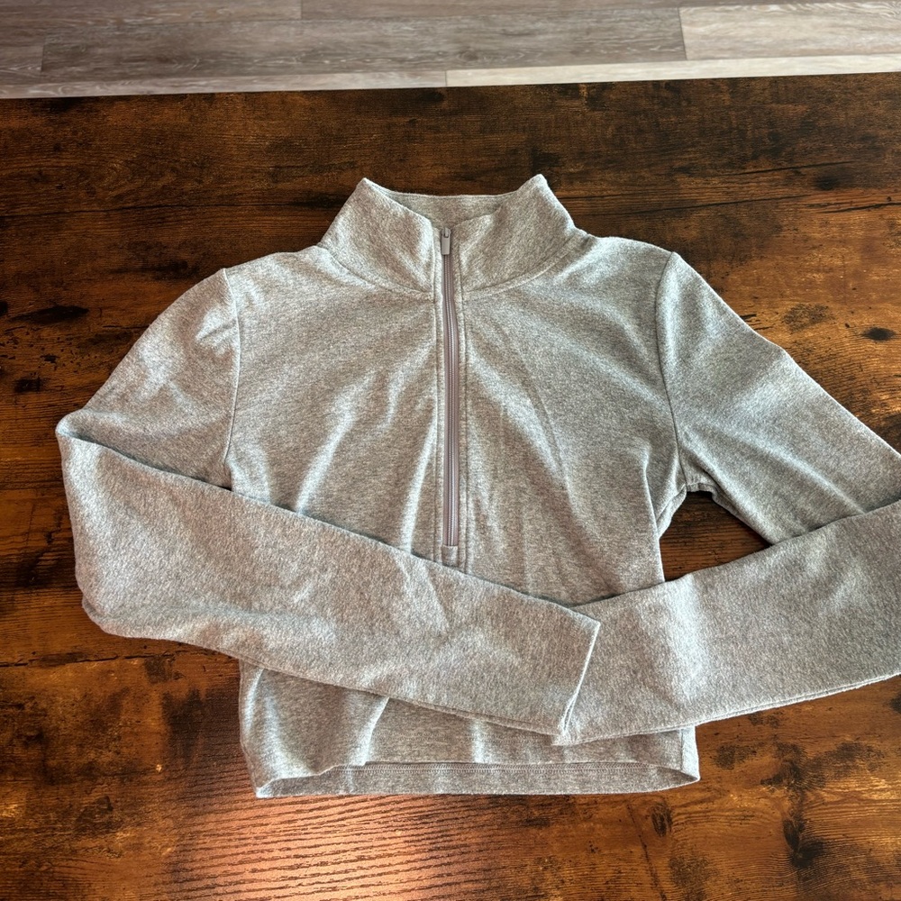 Aritzia Sunday Best 1/2 Zip Long Sleeve